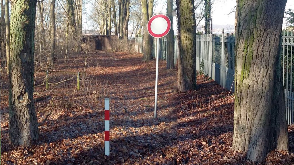 Derzeitiger Zustand der Wegeführung, Flurstück 30, der Gemeinde Schwielowsee. Dem Verfall ausgesetzt.